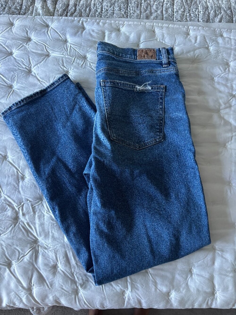 AE Strigid Straight Jeans, size 4